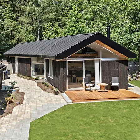 3 Bedroom Awesome In Ans By Roe